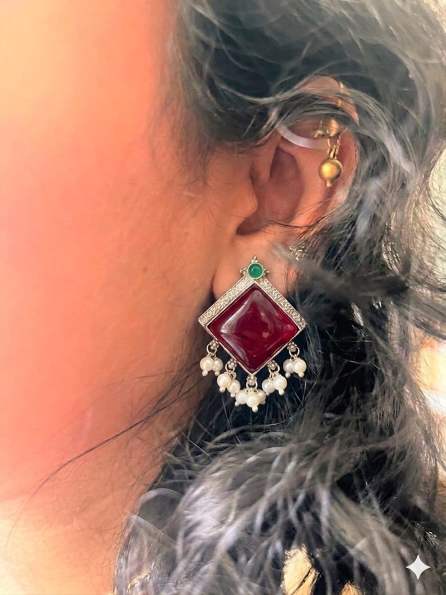 Chanchal Chakor - Red